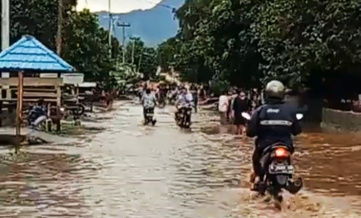 4 Desa di Bima Diterjang Banjir, Jembatan Darurat Putus