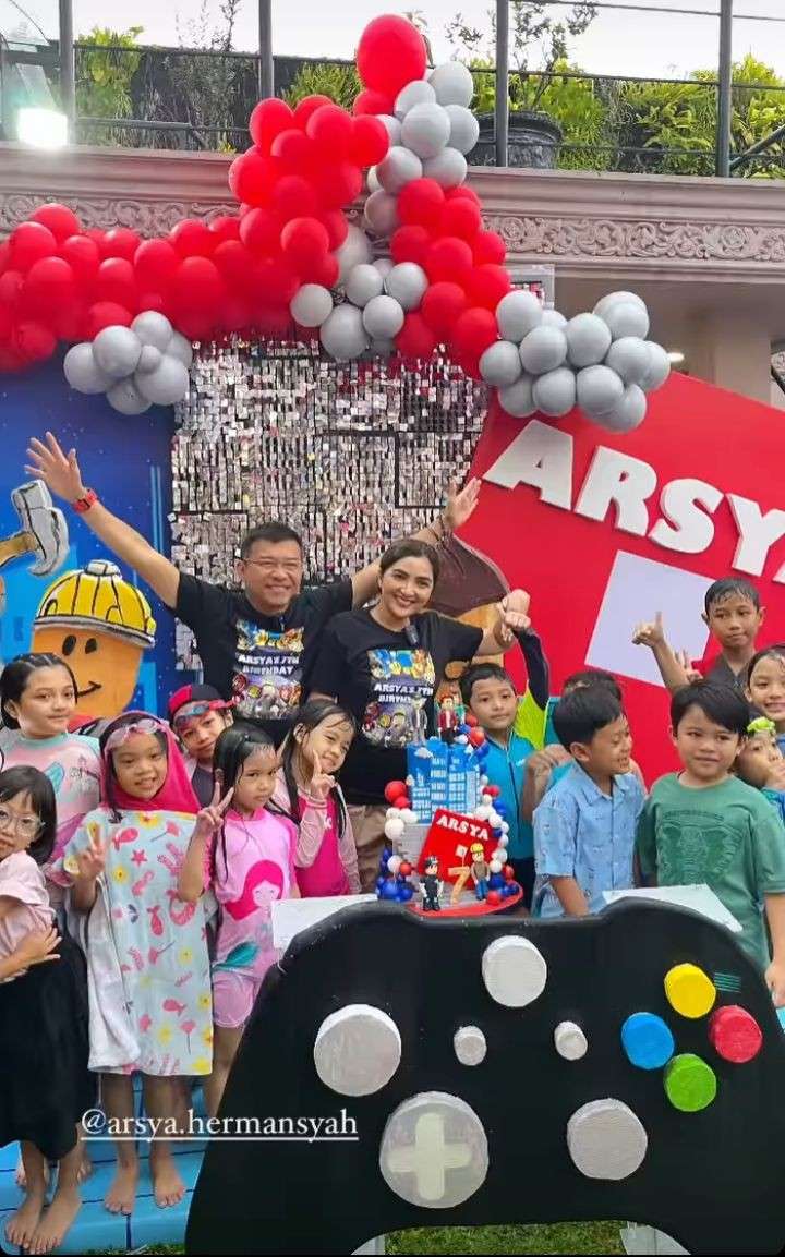 8 Momen Ulang Tahun Ke-7 Arsya Hermansyah, Mewah Di Rumah