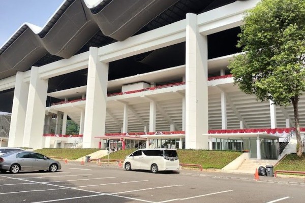 4 Spot Parkir di Kawasan Gelora Bung Karno yang Wajib Kamu Tahu