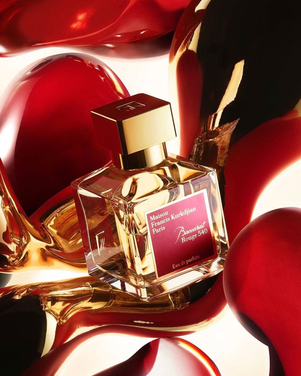 5 Perbedaan Parfum Baccarat Putih dan Merah, Harganya Fantastis!