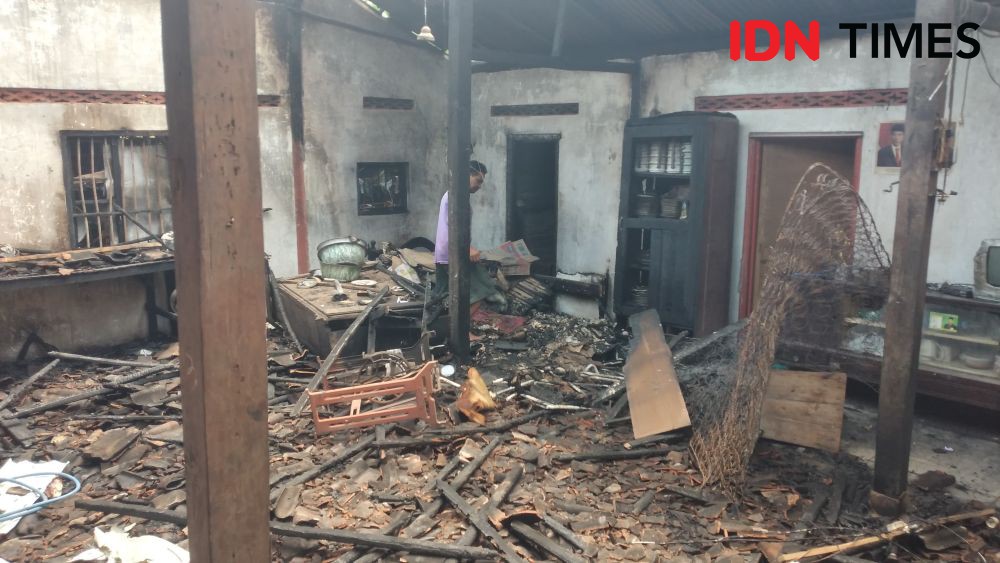 Gegara Obat Nyamuk, Rumah Petani di Madiun Ludes Terbakar