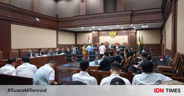 Sidang Sekretaris MA Nonaktif Hasbi Hasan-Dadan Tri Digabung