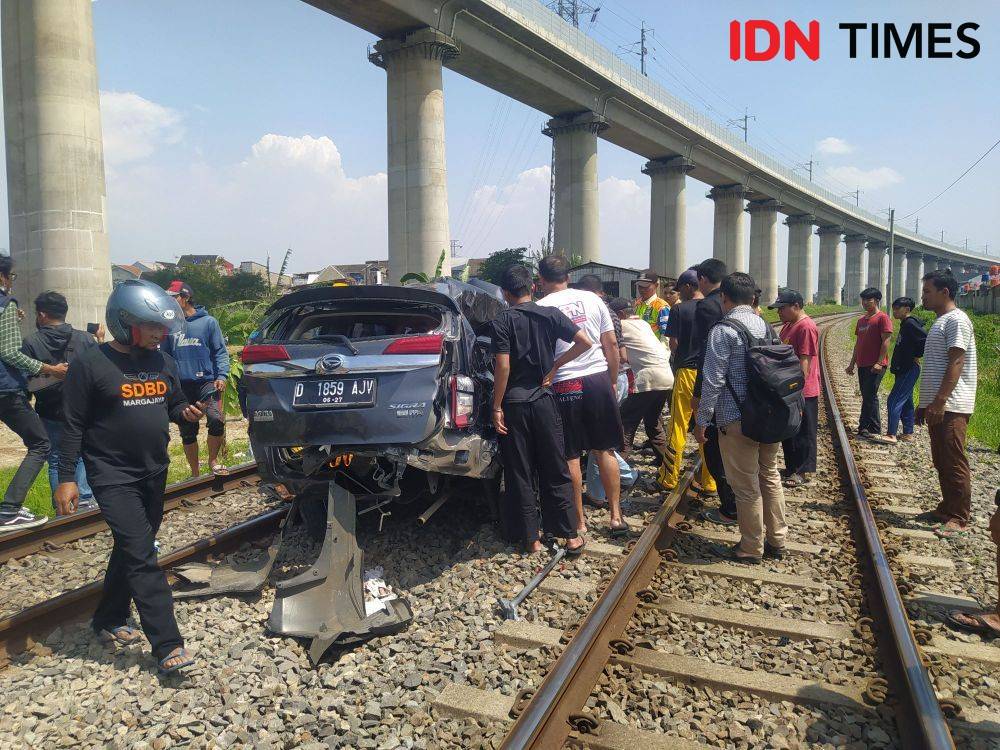 Polisi Sebut Ada 6 Penumpang Dalam Minibus Yang Tertabrak Ke