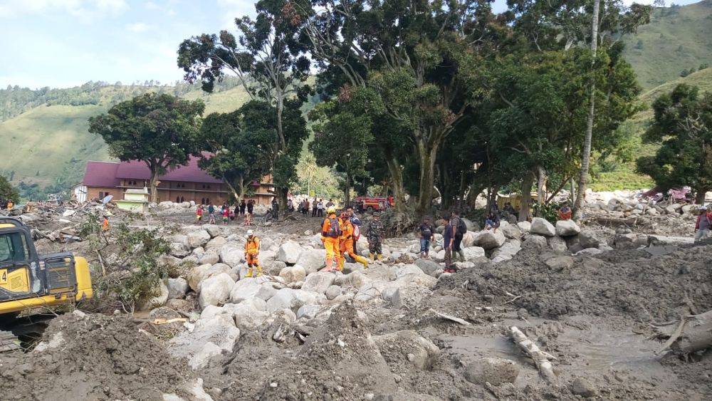 Operasi SAR Banjir Humbahas Ditutup, 10 Orang Masih Hilang