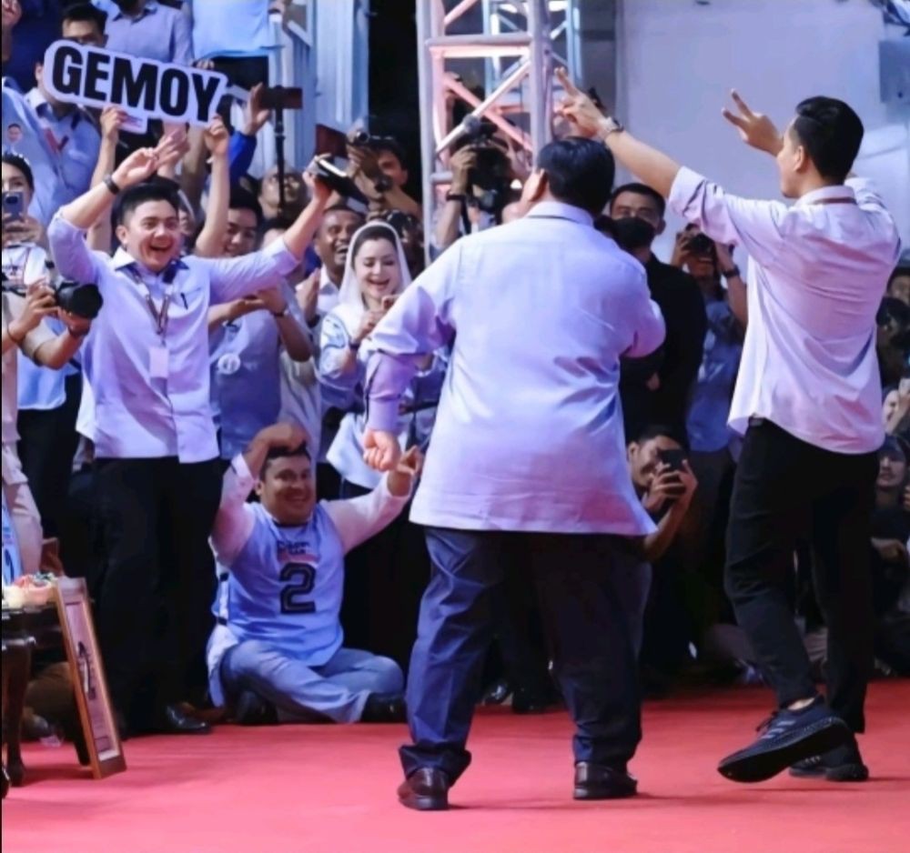 Polemik Mayor Teddy Dampingi Prabowo Debat, Mensesneg: Ajudan Melekat