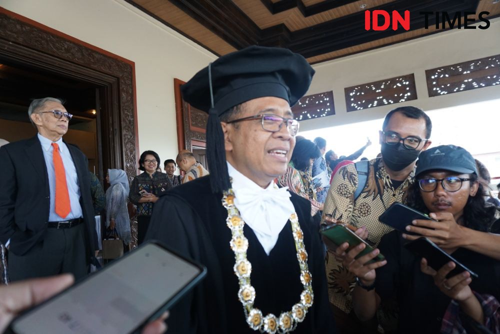 Jokowi Disebut Alumni Paling Memalukan, Pratikno: Alumni Membanggakan