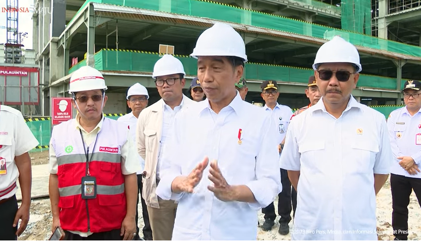 Jokowi Tinjau Lokasi Pembangunan Hotel Bintang Lima Di IKN