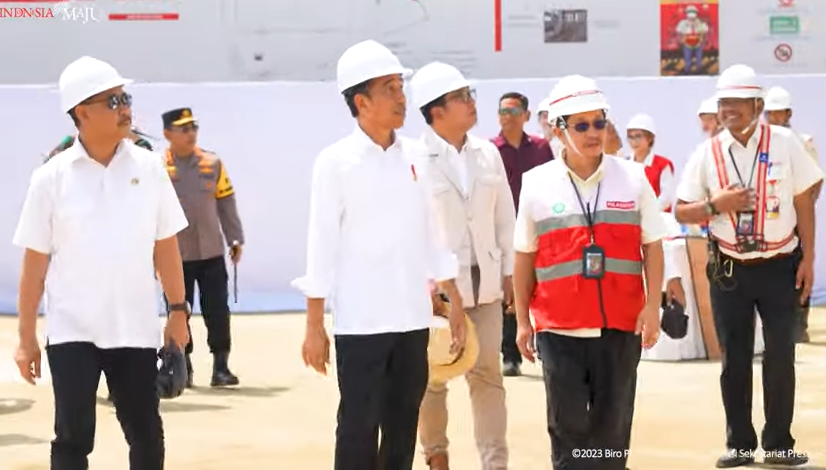 Jokowi Tinjau Lokasi Pembangunan Hotel Bintang Lima di IKN