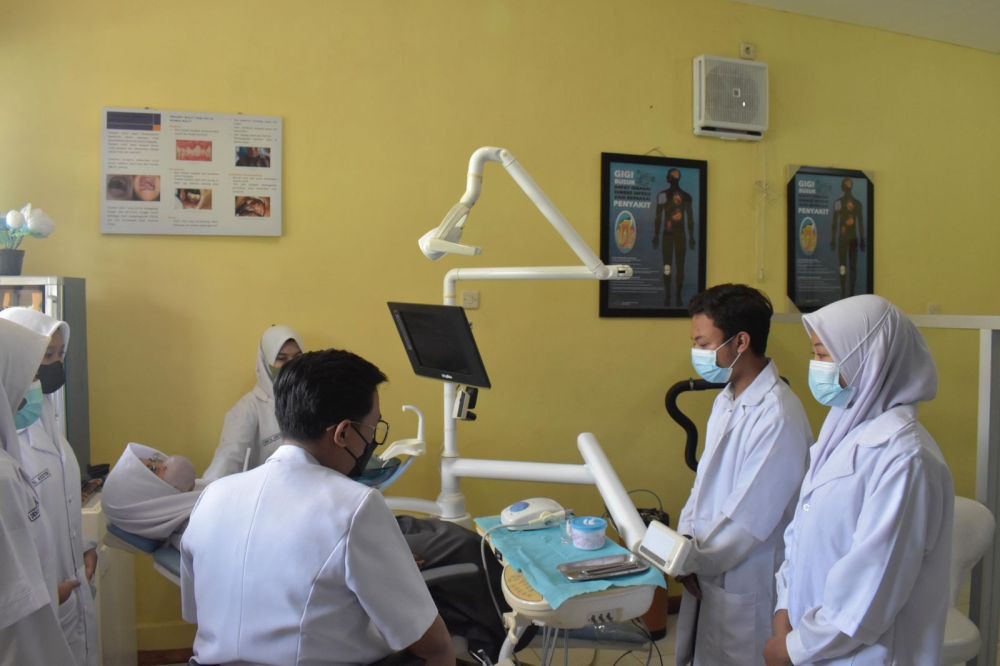 Ada Beasiswa, Keunggulan SMK Farmasi dan Dental Asisten Bojonegoro