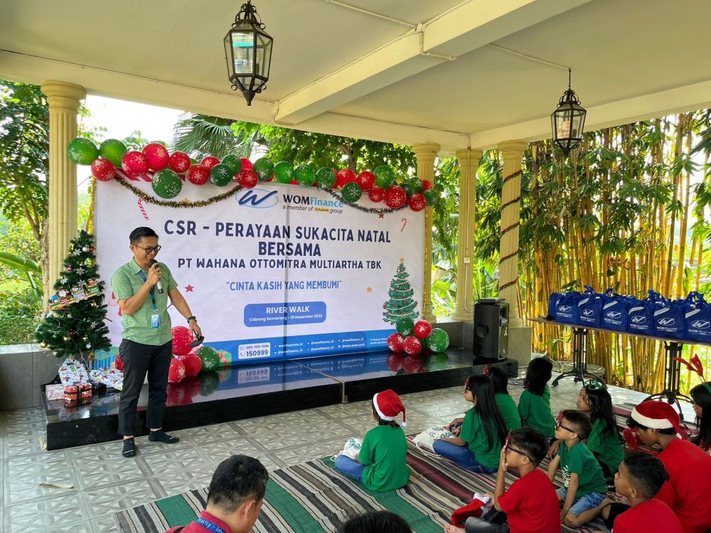 Rayakan Natal, WOM Finance Ajak Anak Panti Asuhan di Semarang Tamasya