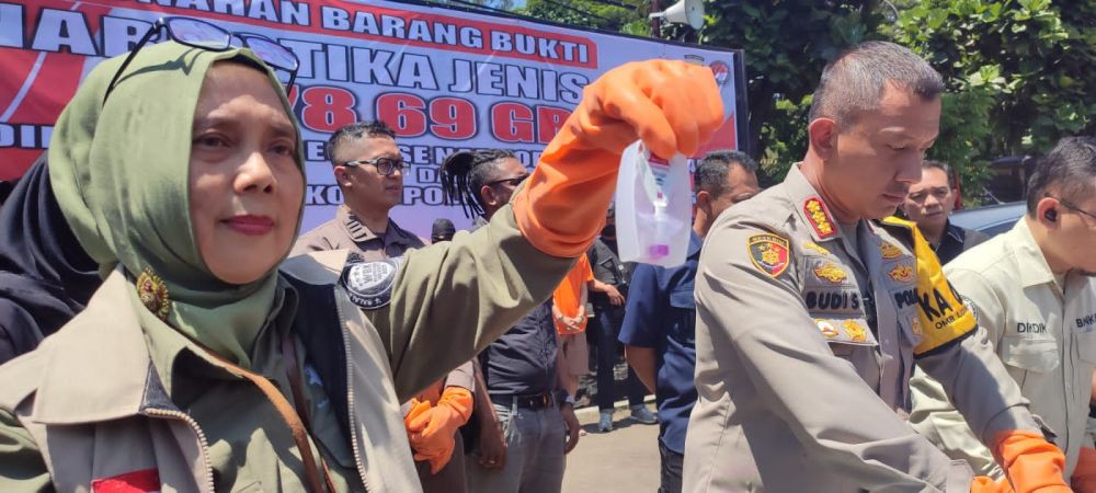 Polrestabes Bandung Ungkap Peredaran Sabu 7,03 Kilogram
