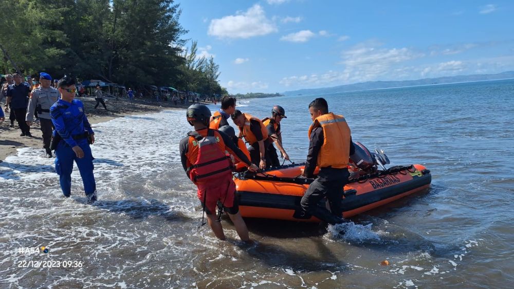 Mayat Pria Tanpa Identitas Mengambang di Perairan Lombok Barat