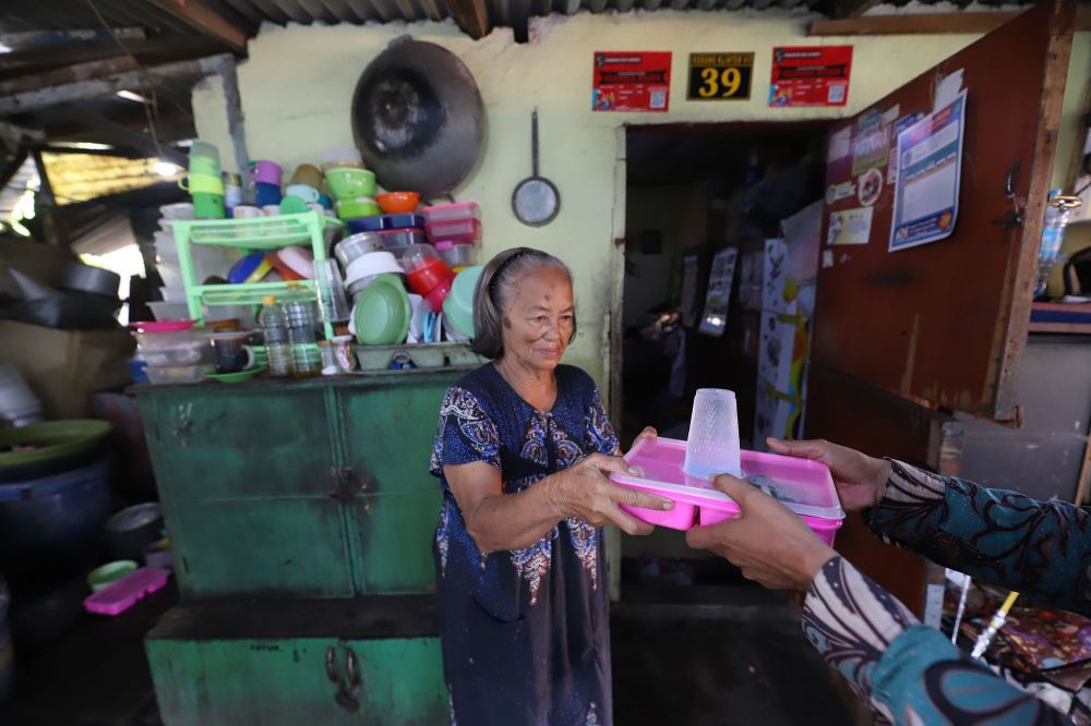 Program Permakanan di Surabaya Diganti Bantuan Lain