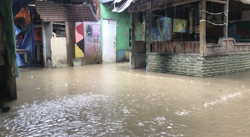 Hujan Panjang di Medan Sejak Kemarin, Rumah Warga Mulai Kebanjiran