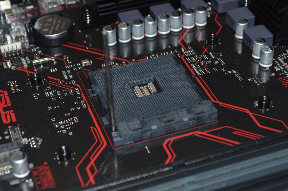 7 Tanda Motherboard PC Kamu Telah Rusak dan Perlu Diganti