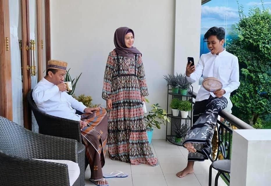 7 OOTD Istri Bahlil Lahadalia, Elok Nan Bersahaja!