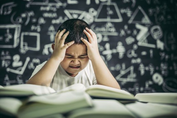 ADHD: Gejala, Penyebab, Jenis, Diagnosis, Pengobatan