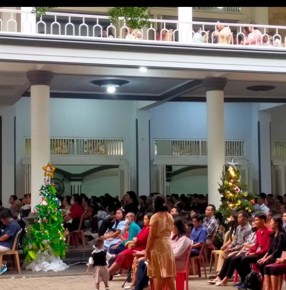 Keren! Gereja Hati Kudus Metro Olah Limbah jadi Pohon Natal Cantik
