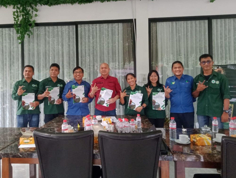 Bupati Taput Launching Buku Ekosistem Harangan Tapanuli
