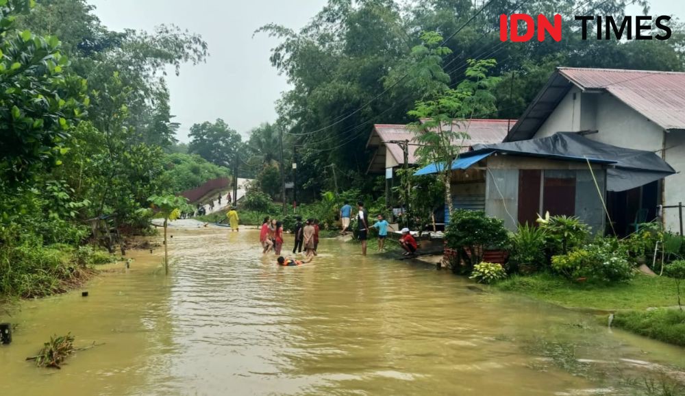 Potret Banjir di Balikpapan hingga 1,5 Meter