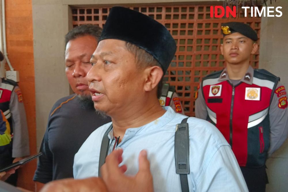 Ratusan Orang Geruduk DPD Bali, Tuntut AWK Diproses Hukum