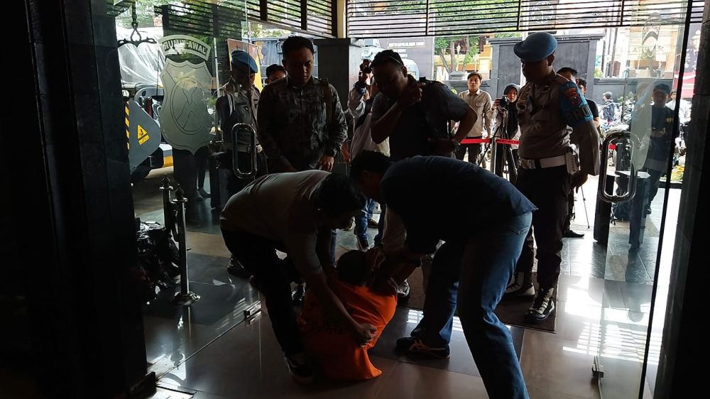 Polisi Hadirkan Sosok Tersangka Mutilasi Istri di Malang