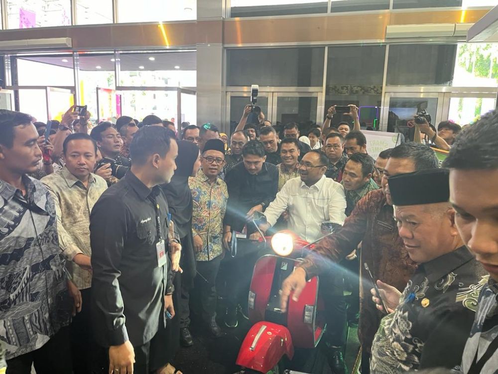 Siswa MAN 2 Bandar Lampung Sulap Vespa Konvensional jadi Motor Listrik