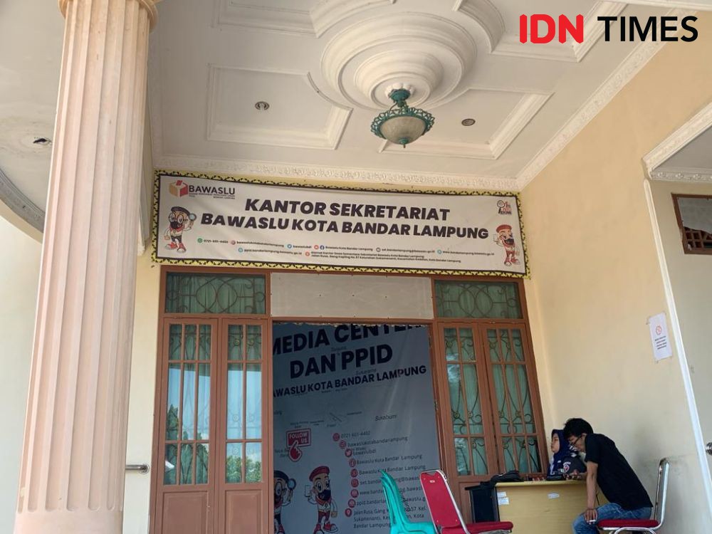 Imbas Banner Anak Wali Kota Nyaleg, Lurah Way Halim Dilaporkan ke KASN