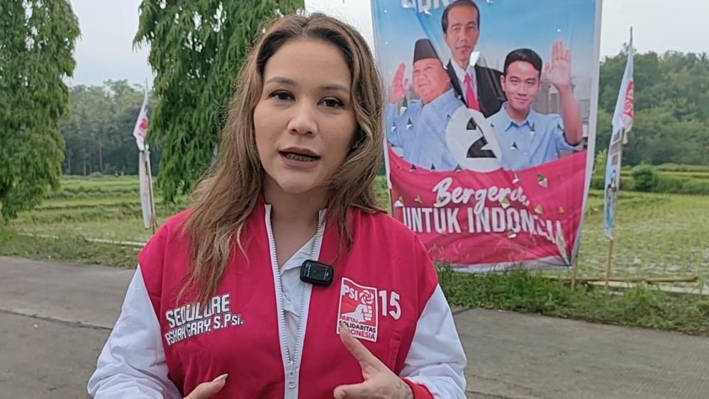 Relawan Prabowo-Gibran Hibur Masyarakat dengan Jathilan