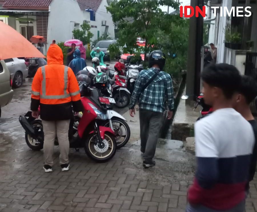 Asyik Main Hujan, Balita Bandar Lampung Hanyut Terseret Arus Drainase