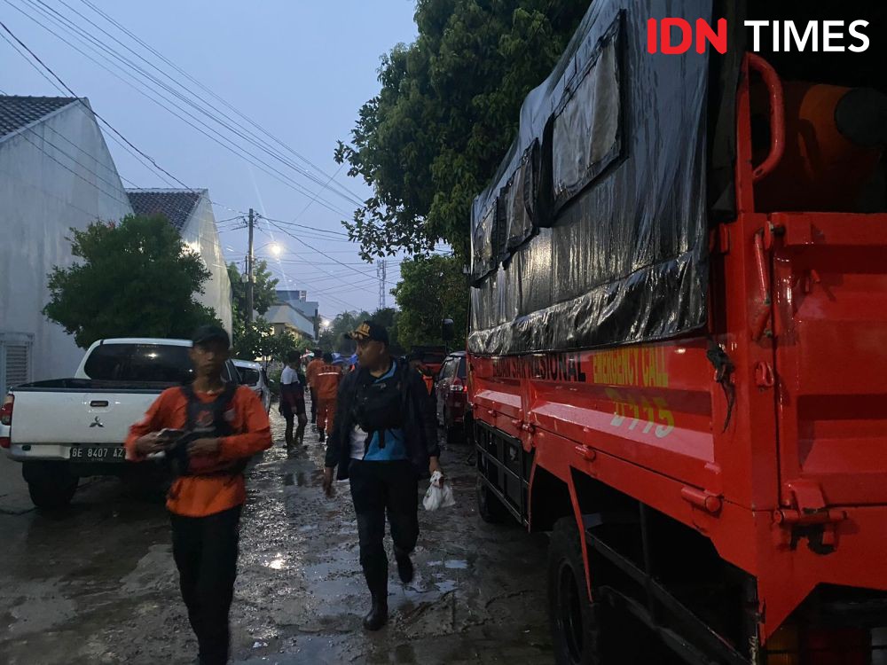 Asyik Main Hujan, Balita Bandar Lampung Hanyut Terseret Arus Drainase