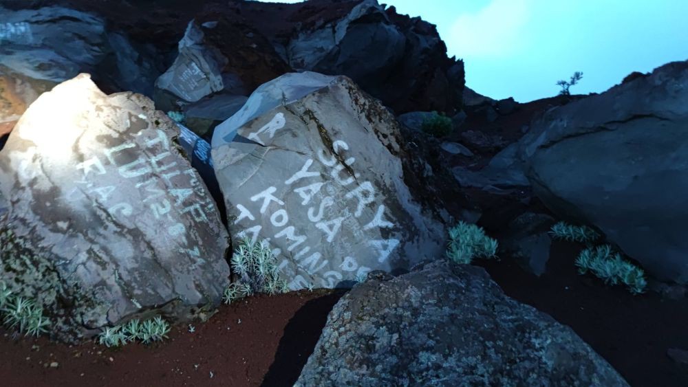 Wisatawan Keluhkan Aksi Vandalisme di Jalur Pendakian Gunung Rinjani
