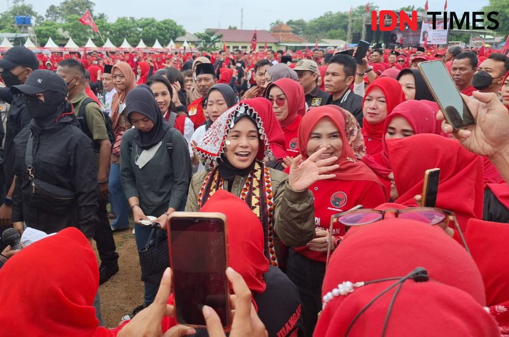 Sapa Emak-emak di Lampung, Siti Atikoh Ajak Pilih Ganjar-Mahfud