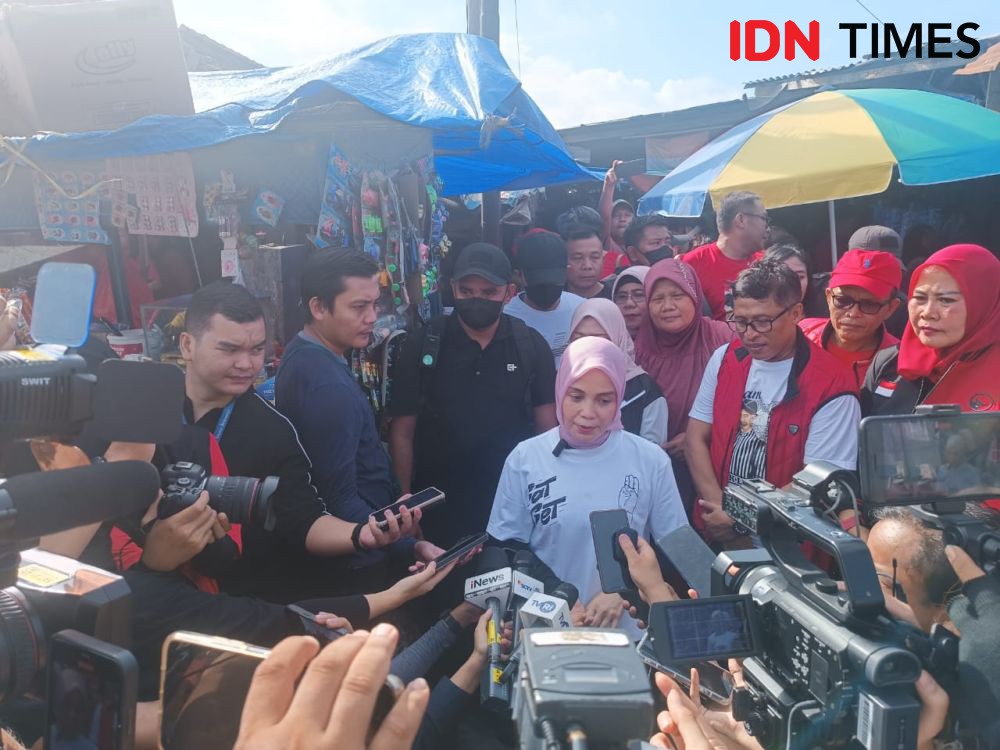 Blusukan Pasar, Siti Atikoh Borong dan Dengar Keluhan Pedagang Lampung