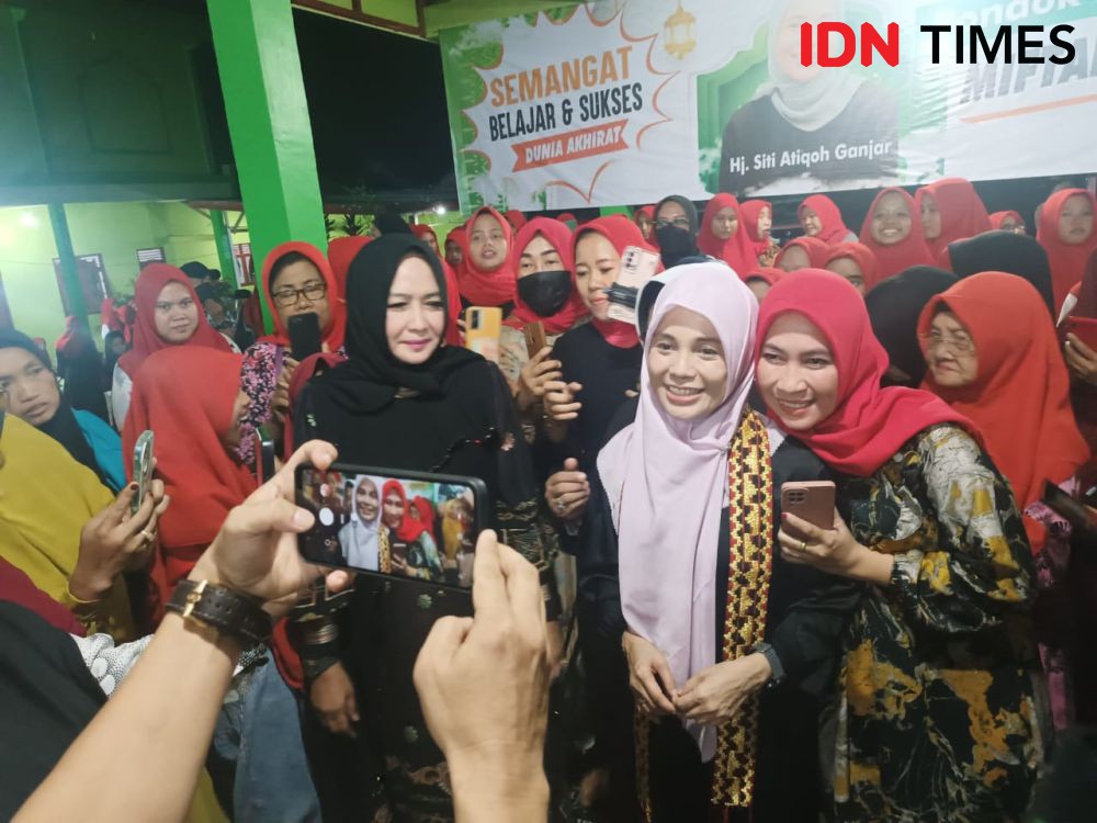 Bermalam di Ponpes Miftahul Huda Lampung, Siti Atikoh: Ini Keberkahan