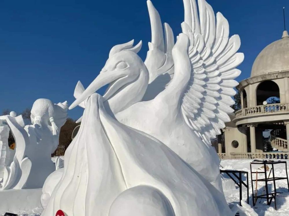 Pemuda Tabanan Juara Kompetisi Snow Sculpture di China