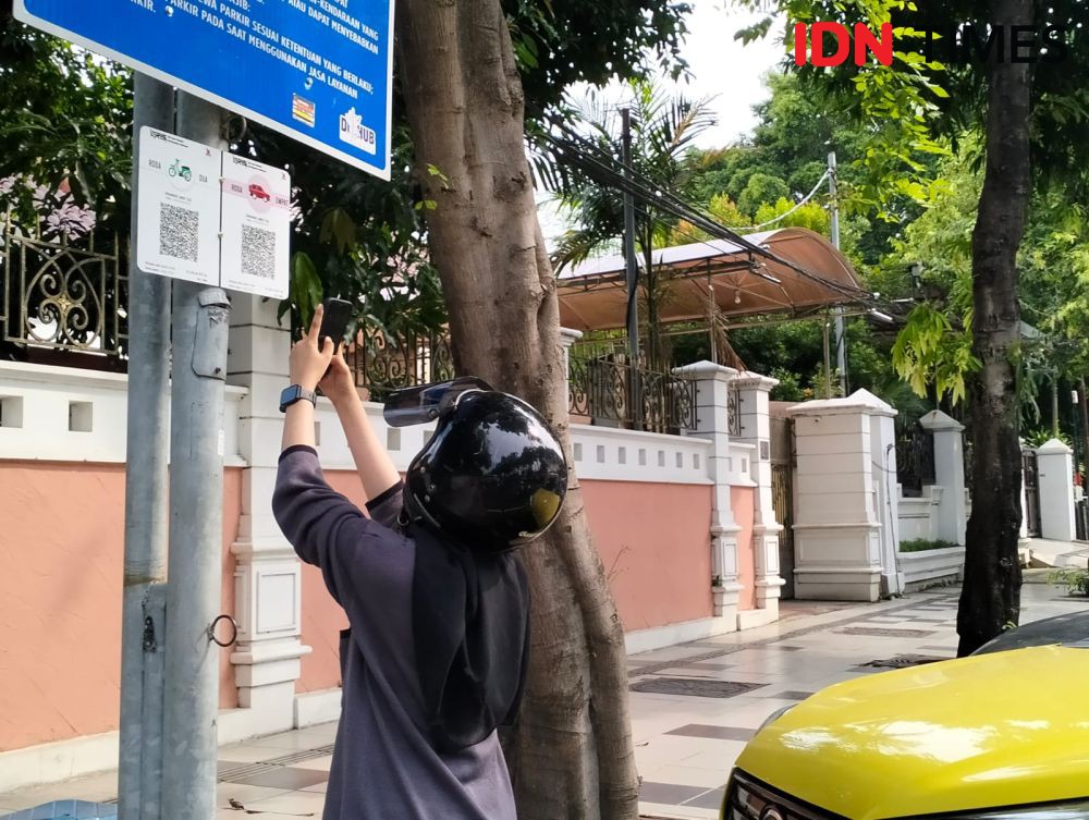 Alasan Jukir Tunjungan Surabaya Tolak Pembayaran Parkir Pakai QRIS