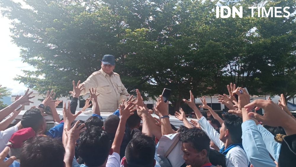 Baliho Selamat Datang Prabowo Sempat Mejeng di VIP Bandara Radin Inten