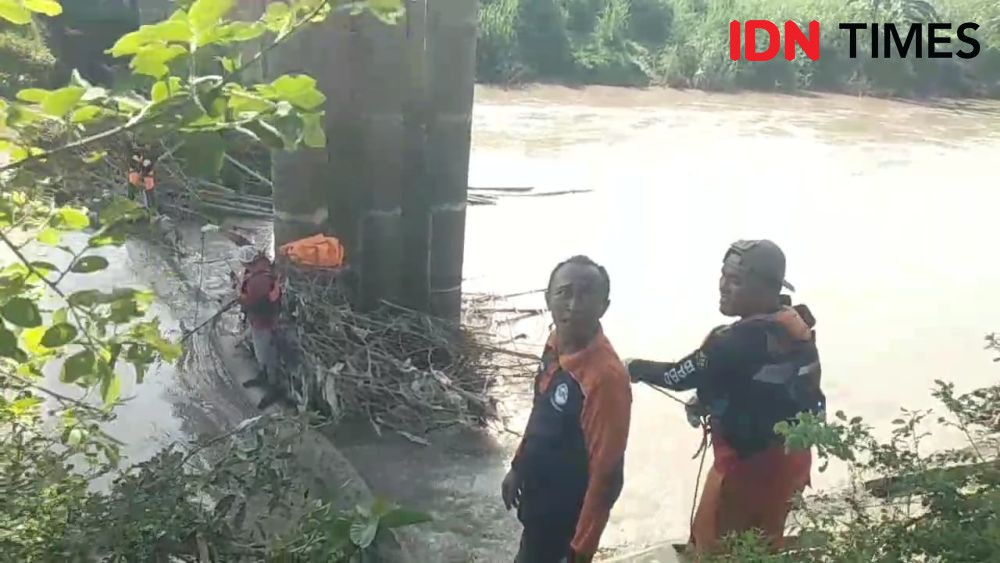 Jasad Kakek Terpeleset Hanyut di Sungai Kota Madiun Ditemukan