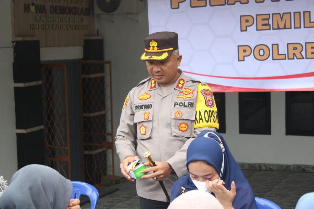 Polres Way Kanan Ada Layanan Kesehatan Gratis Pelipat Surat Suara