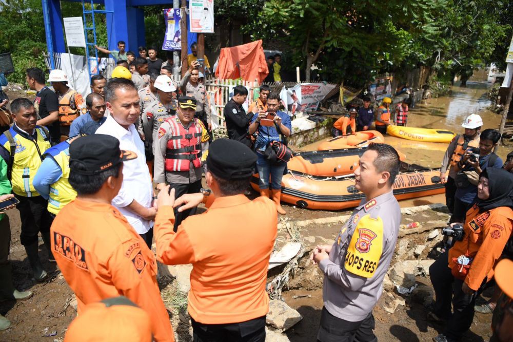Banjir Bandang Bandung, 1.326 Jiwa Mengungsi, 3 Kecamatan Terdampak