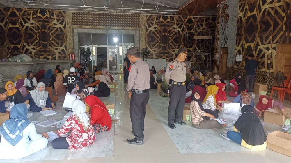 Kapolres Tanjung Balai Dengarkan Keluhan Warga Lewat Jumat Curhat