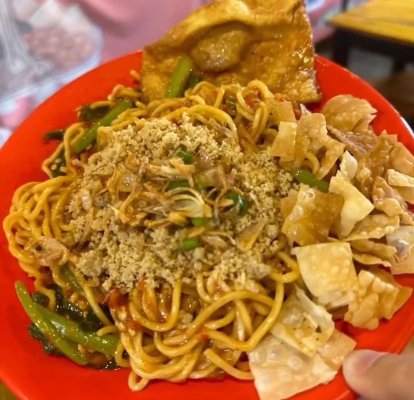 Rekomendasi 7 Makanan Pedas Gila di Lampung, Enak Banget!