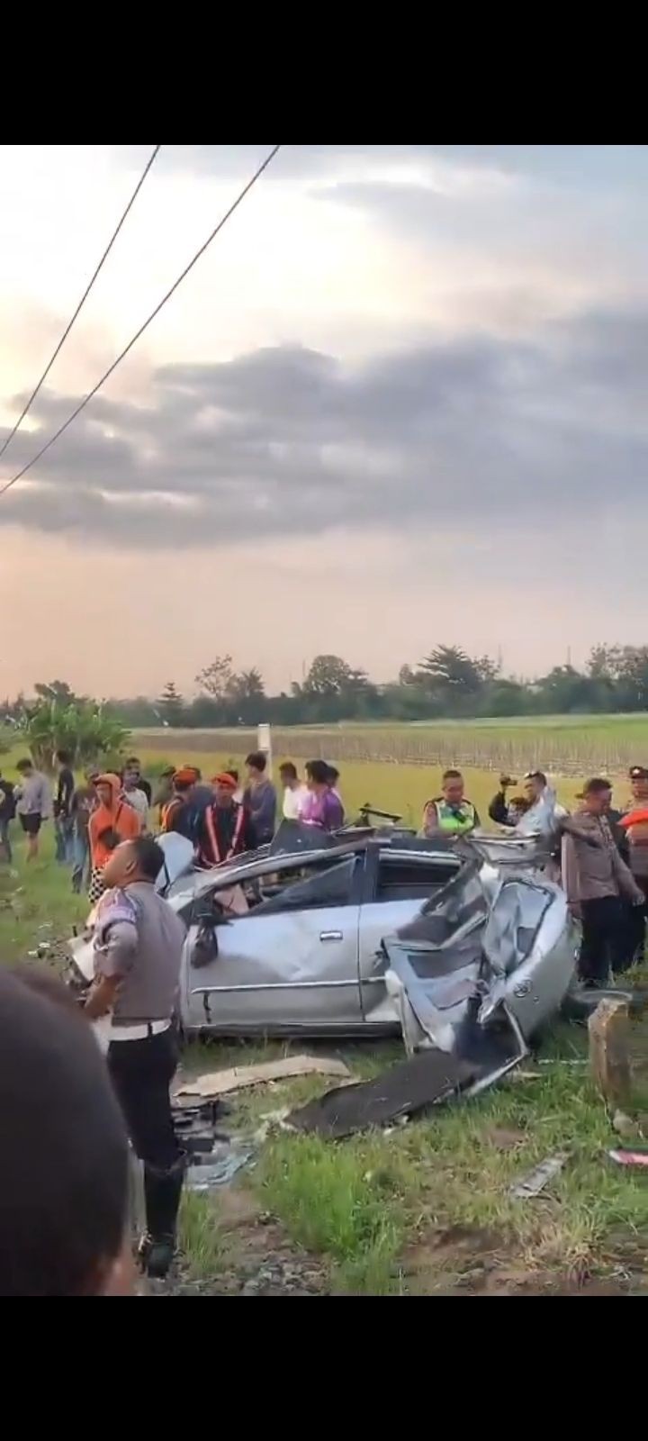 KA Gaya Baru Tertemper Mobil di Prambanan, 2 Orang Meninggal