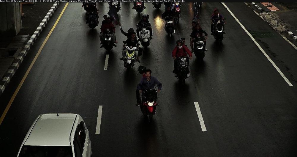 Konvoi Motor di Pettarani Makassar Terekam Kamera Tilang