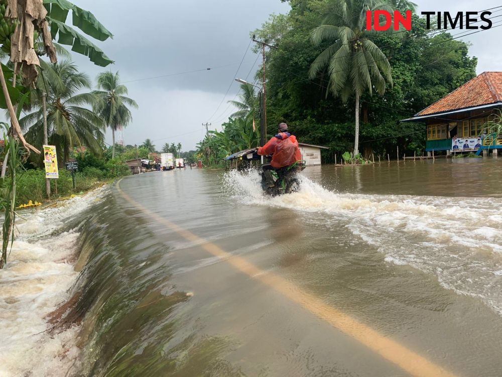 Banjir Terus Meninggi, Jalinteng Muba-Lubuk Linggau Ditutup Sementara