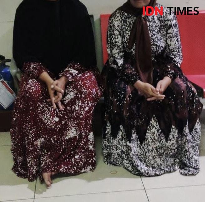 Dua Perempuan di Pontianak Ketahuan Selundupkan 1 Kg Sabu Pakai Sandal