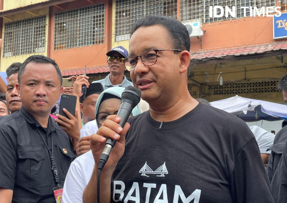 Hadir ke Pasar Batam, Anies Baswedan Disambut Teriakan Prabowo-Ganjar