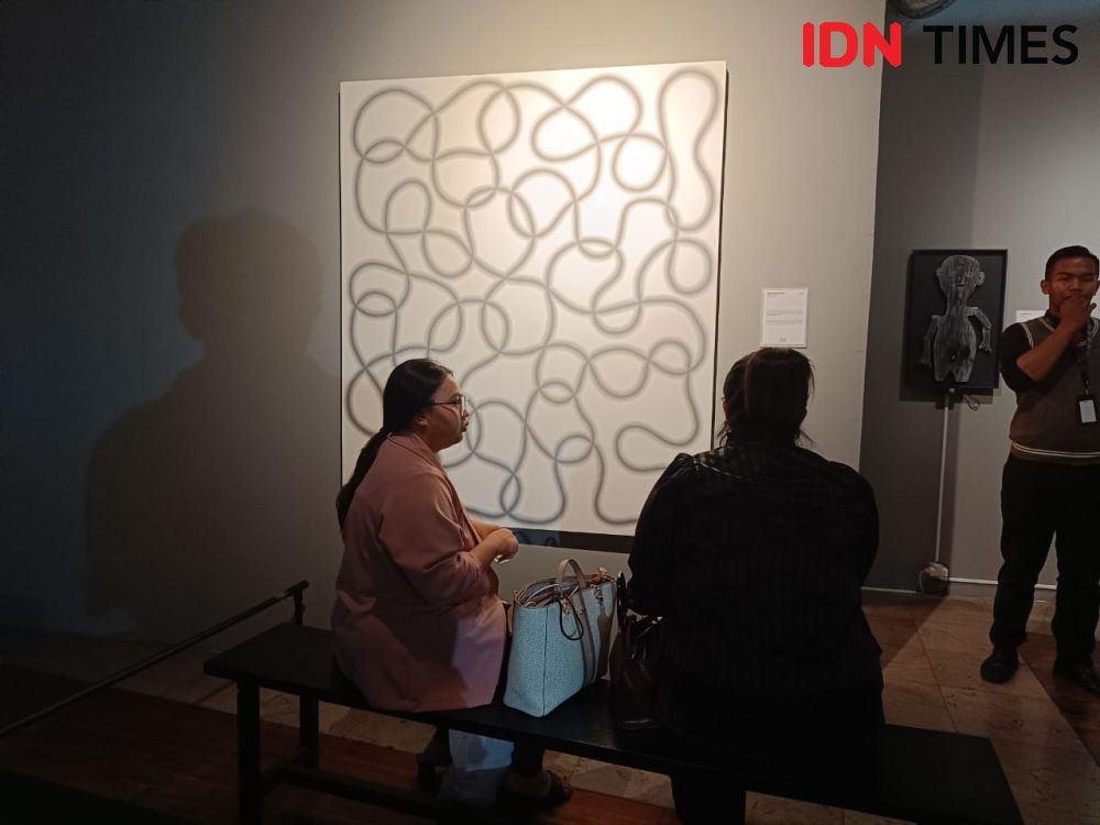 Wisata ke Bandung? Yuk Intip Lukisan Hitam-Putih di Grey Art Gallery