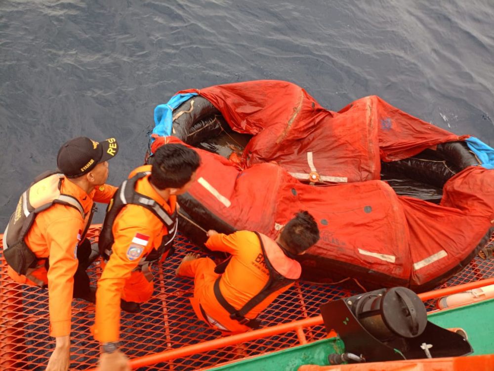 Basarnas Manado Teruskan Pencarian Penumpang Kapala LCT Bora V